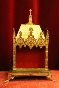 Reliquary style Gothic - style en Brass / Bronze / Gilt, France 19th century