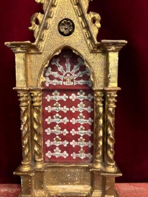 Reliquary - Relic True Cross / S. Crucis & 12 Apostles style Gothic - Style en Wood / Gilt / Glass ./ Wax Seal, Italy  19 th century ( Anno 1850 )