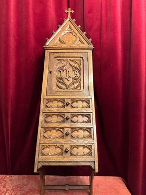 Small - Credens Cabinet style Gothic - Style en Oak wood, Belgium  19 th century ( Anno 1875 )