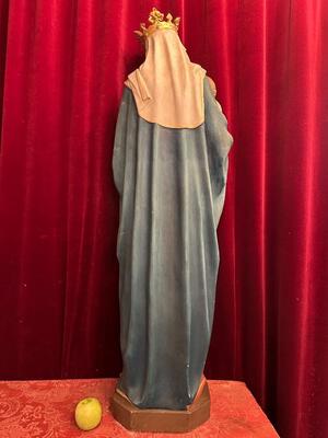 1 Gothic - style St. Mary With Child Statue