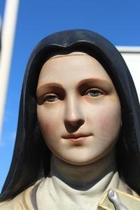 St. Theresia Statue Glass Eyes style Gothic - Style en plaster polychrome, Belgium 19th century