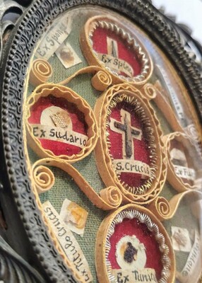 1  Large Multi Reliquary Passion Of Christ Expected !