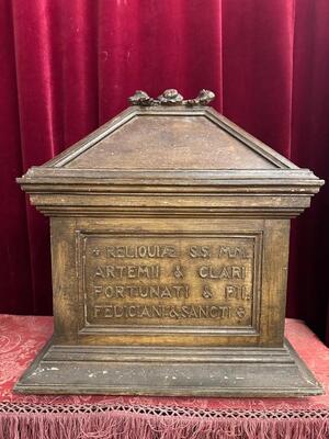Large Reliquary  en Wood / Fabrics, Italy  18 th century