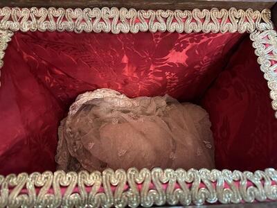 Large Reliquary  en Wood / Fabrics, Italy  18 th century