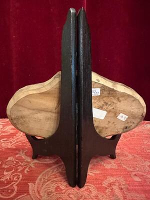 Multi Reliquary. Multiple First Class Relics Ex Ossibus Relics : S. Honoratius, S. Desiderius, S. Reparata, S. Christophorus, S. Adrianus. en Fully hand - made Monastery work. Wood / Glass / Embroidery / Papier Rolle, Italy 18 th century ( Anno 1725 )