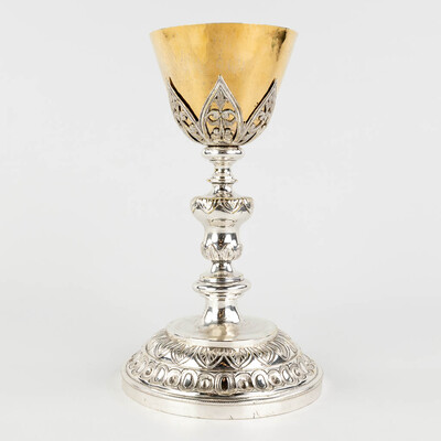 Chalice style Neo Classicistic en Full - Silver Chalice. Cuppa Hand - Hammered Silver Gilt, Belgium  19 th century ( Anno 1865 )