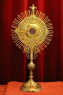 Monstrance. Icluding Full Silver Lunula style neo classisistical en Brass / Bronze / GemStones / Emamel / Silver Applications, France 19th century (anno 1850)