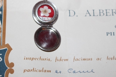 Relic With Certificate Belgium 20th century