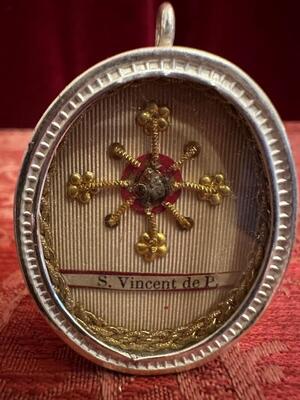 Reliquary - Relic St. Vincentius A Paulo en Brass / Glass / Wax Seal, Italy  19 th century ( Anno 1850 )