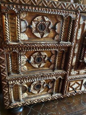 Exceptional Vargueno Cabinet style Renaissance - Style en Fully Hand - Carved Wood / Ivory / Pearl Inlay / Hand Forget Iron Locks, Spain 17 th century