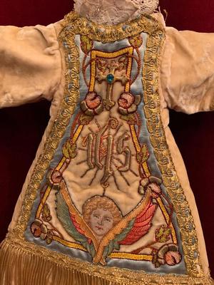 Robe For Child Jesus  en Embroidery - Brocade, Belgium 19th century ( anno 1850 )