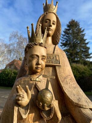 Sedes Sapientiae / St. Mary With Child en Hand - Carved Wood , Netherlands  20 th century ( Anno 1950 )