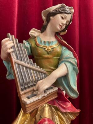 St. Cecilia Sculpture  en Hand - Carved Wood Polychrome / Gilt, Italy  20 th century