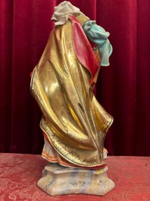 St. Cecilia Sculpture  en Hand - Carved Wood Polychrome / Gilt, Italy  20 th century