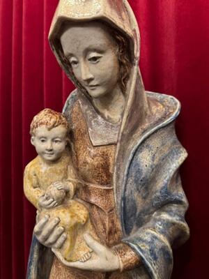 St. Mary With Child By : Terraco Beesel en Terra - Cotta Polychrome, Beesel - Netherlands 20 th century