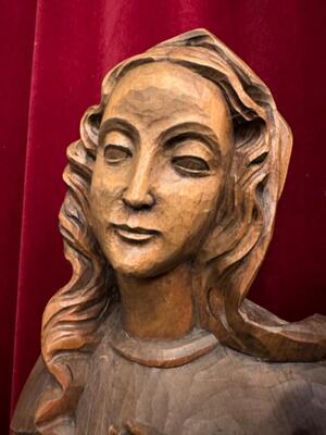 St. Mary With Child Sculpture. en Hand - Carved Wood , Southern Germany 20 th century