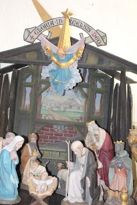 Nativity Set. Height Standing Statues 65 Cm. en plaster polychrome, Dutch 20th century (Anno 1930)