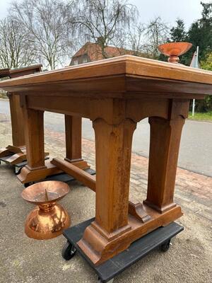 Chapel Interior : Table / Lectern / Baptismal Font / Candle Holders en Solid Oak Wood / Brass  Hand - Hammered / Glass, Netherlands  20 th century ( Anno 1965 )