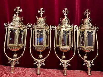 Exceptional Matching Lanterns style Gothic - Style en Brass / Bronze / Polished and Varnished / Glass, Belgium  19 th century ( Anno 1885 )