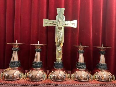 Altar - Set  Candle Sticks With Cross Measures Candle Holders. Height Candle Holders  36 Cm H X 25 Cm W. Without Pin style art - deco en Brass / Bronze / Polished and Varnished / Marble, Belgium 20 th century ( Anno 1930 )