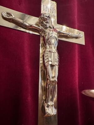 Altar - Set Matching Candle Sticks With Cross. Measures Candle Sticks Without Pin style art - deco en Brass / Bronze / Polished and Varnished, Belgium  20 th century ( Anno 1930 )