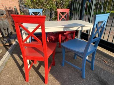 Four Chairs With Table en Wood,