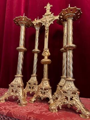 Matching Candle Holders With Cross. Measures Candle Holders Without Pin en Brass / Bronze / Polished and Varnished, Belgium  19 th century ( Anno 1875 )