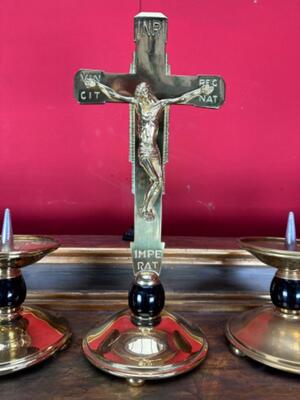 Altar - Set Matching Candle Sticks With Cross. Measures Candle Sticks Without Pin style art - deco en Brass / Bronze / Ebony Wood, Belgium  20 th century ( Anno 1930 )