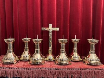 Altar - Set Matching Candle Sticks With Cross. Measures Candle Sticks Without Pin style art - deco en Brass / Bronze / Polished and Varnished, Belgium  20 th century ( Anno 1930 )