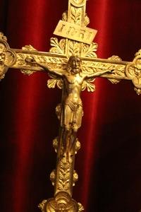 Altar Set Height Cross 80 Cm. Measures Candle Sticks 63 Cm Without Pin. style Romanesque en Bronze / Gilt, France 19th century