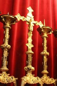 Altar Set Height Cross 80 Cm. Measures Candle Sticks 63 Cm Without Pin. style Romanesque en Bronze / Gilt, France 19th century