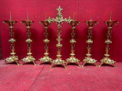 Altar - Set Matching Candle Sticks With Cross. Measures Candle Sticks Without Pin style Romanesque - Style en Bronze / Polished and Varnished, France 19 th century ( Anno 1885 )