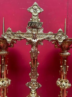 Altar - Set Matching Candle Sticks With Cross. Measures Candle Sticks Without Pin style Romanesque - Style en Bronze / Polished and Varnished, France 19 th century ( Anno 1885 )