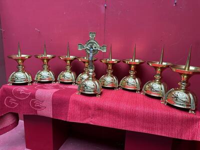 High Quality Altar - Set Matching Candle Sticks With Cross. Measures Candle Sticks Without Pin style Art Nouveau  en Bronze / Polished and Varnished, Belgium  20 th century ( Anno 1930 )