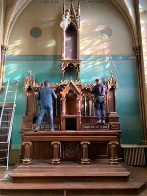 Dismantling Altar Antwerp Belgium November 2019 style Gothic - style en Oak wood, Belgium 19th century