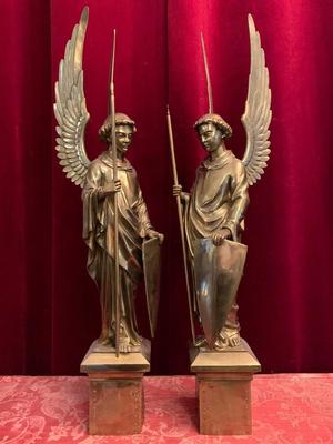 Pair Of Matching High Quality Full Bronze Angels  style Gothic - style en Full Bronze, Belgium 19 th century ( Anno 1865 )