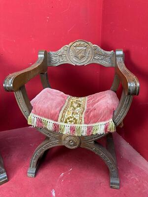 Dagobert Curule Armchairs Carved Walnut style Classicistic en Walnut Wood / Fabrics, Belgium  19 th century