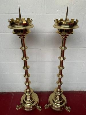 Exceptional Candle Sticks. Measures Without Pin. style Gothic - style en Brass / Bronze / Polished and Varnished, Belgium 19th century ( anno 1875 )