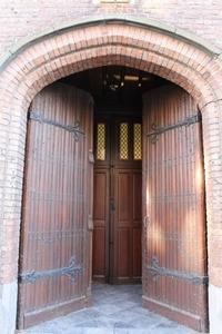 Exceptional Church Doors.  style Gothic - style en Oak wood, Belgium 19th century / 1905