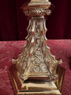 Exceptional Reliquaries style Gothic - Style en Bronze / Polished and Varnished / Glass, France 19 th century ( Anno 1865 )