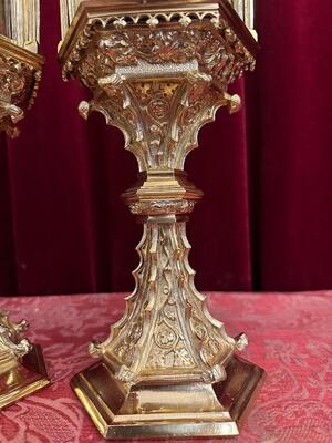 Exceptional Reliquaries style Gothic - Style en Bronze / Polished and Varnished / Glass, France 19 th century ( Anno 1865 )