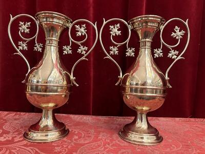 Flower - Vases style Gothic - Style en Brass / Bronze / Polished and Varnished, Belgium  19 th century ( Anno 1890 )