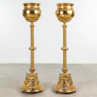 Jardinieres  style Gothic - style en Brass / Bronze / Gilt, France 19 th century