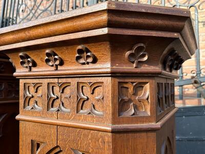 Pedestals  style Gothic - Style en Oak wood, Belgium  19 th century