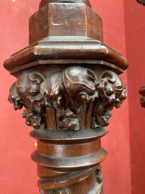 Pilons style Gothic - style en Walnut wood , France 19 th century ( Anno 1875 )