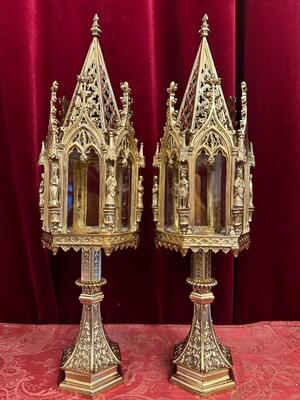 Reliquaries style Gothic - Style en Bronze / Polished and Varnished / Glass, France 19 th century ( Anno 1865 )