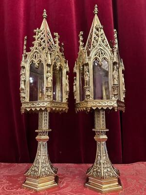 Reliquaries style Gothic - Style en Bronze / Polished and Varnished / Glass, France 19 th century ( Anno 1865 )