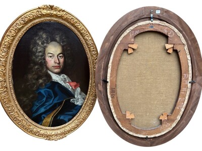 Pair Of 18th Century Noble Oval Portrait Paintings. Oil On Canvas