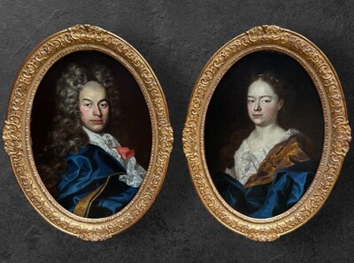 Pair Of 18th Century Noble Oval Portrait Paintings. Oil On Canvas
